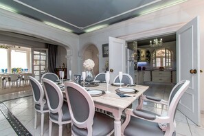 Villa (4 Bedrooms) | Interieur