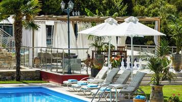 Villa (4 Bedrooms) | Exterior