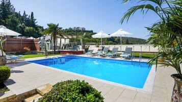 Villa (4 Bedrooms) | Exterior