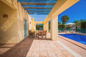 Villa (4 Bedrooms) | Udendørsområde