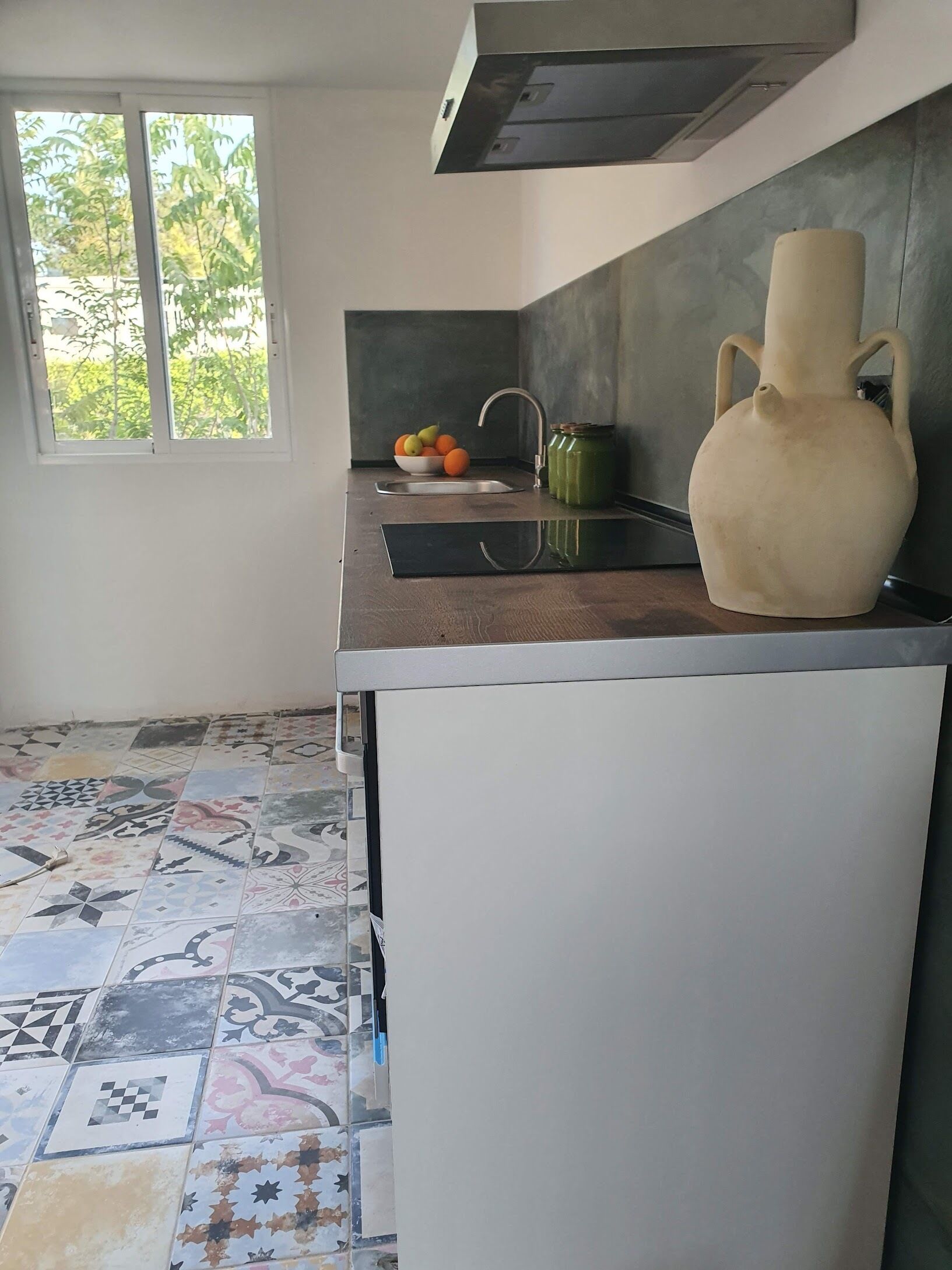 Frigorífico, microondas, horno y lavavajillas