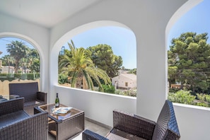 Villa (4 Bedrooms) | Exterior