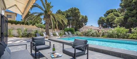 Villa (4 Bedrooms) | Exterior