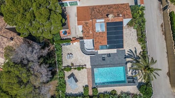 Villa (4 Bedrooms) | Exterior