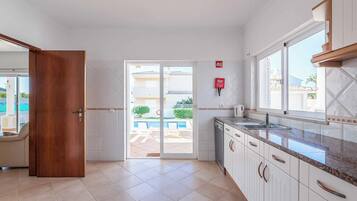 Villa (4 Bedrooms) | Interior