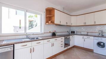 Villa (4 Bedrooms) | Interior