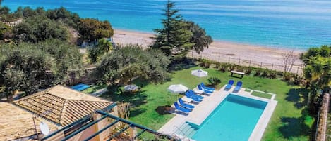 Villa (4 Bedrooms) | Interior