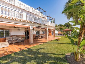 Outdoor dining - Villa Las Cadas (Frigiliana)