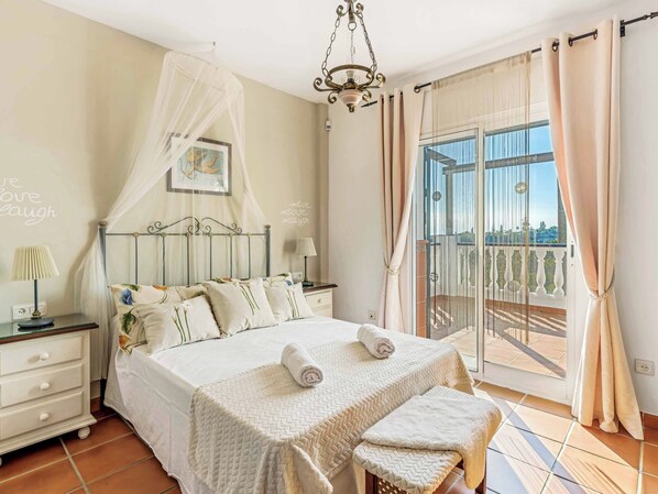 5 室のベッドルーム、ベッドシーツ