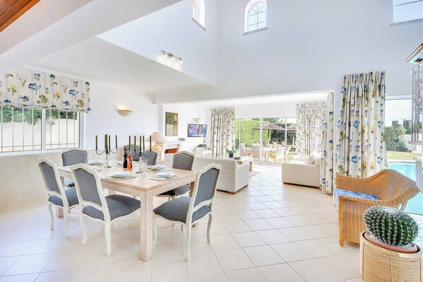 Villa (4 Bedrooms) | Intérieur