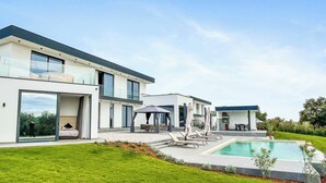Outdoor pool - Villa Sunset Bliss (Kastelir-Labinci)