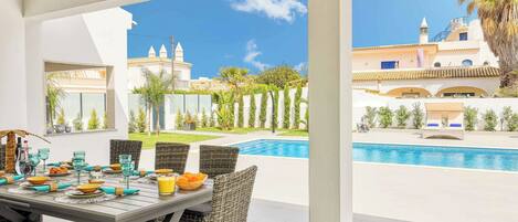 Villa (5 Bedrooms) | Exterior