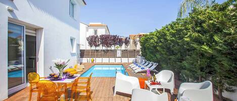 Villa (3 Bedrooms) | Front of property