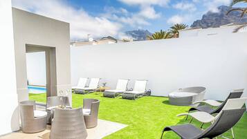 Villa (4 Bedrooms) | Exterior