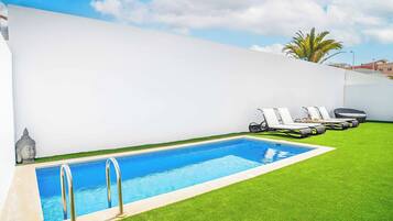 Villa (4 Bedrooms) | Exterior