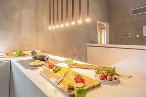 Villa (5 Bedrooms) | Interior - Art House by the Sea (Paralimni)