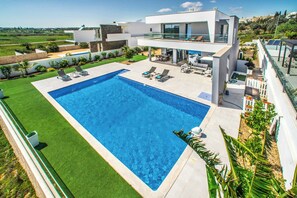 Villa (3 Bedrooms) | Exterior