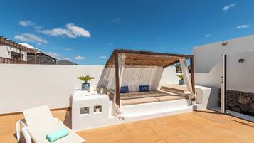 Villa (4 Bedrooms) | Exterior