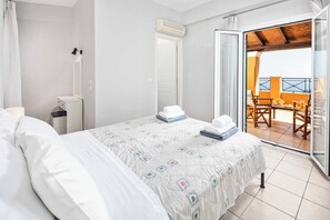 3 bedrooms, bed sheets - Villa Eleni Sinies (Corfu)