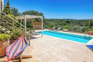 Villa (3 Bedrooms) | Außenbereich