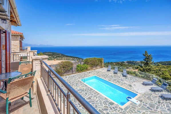 Villa (3 Bedrooms) | Front of property