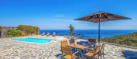 Villa (3 Bedrooms) | Exterior