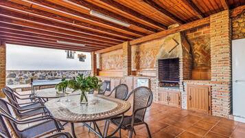 Villa (4 Bedrooms) | Exterior