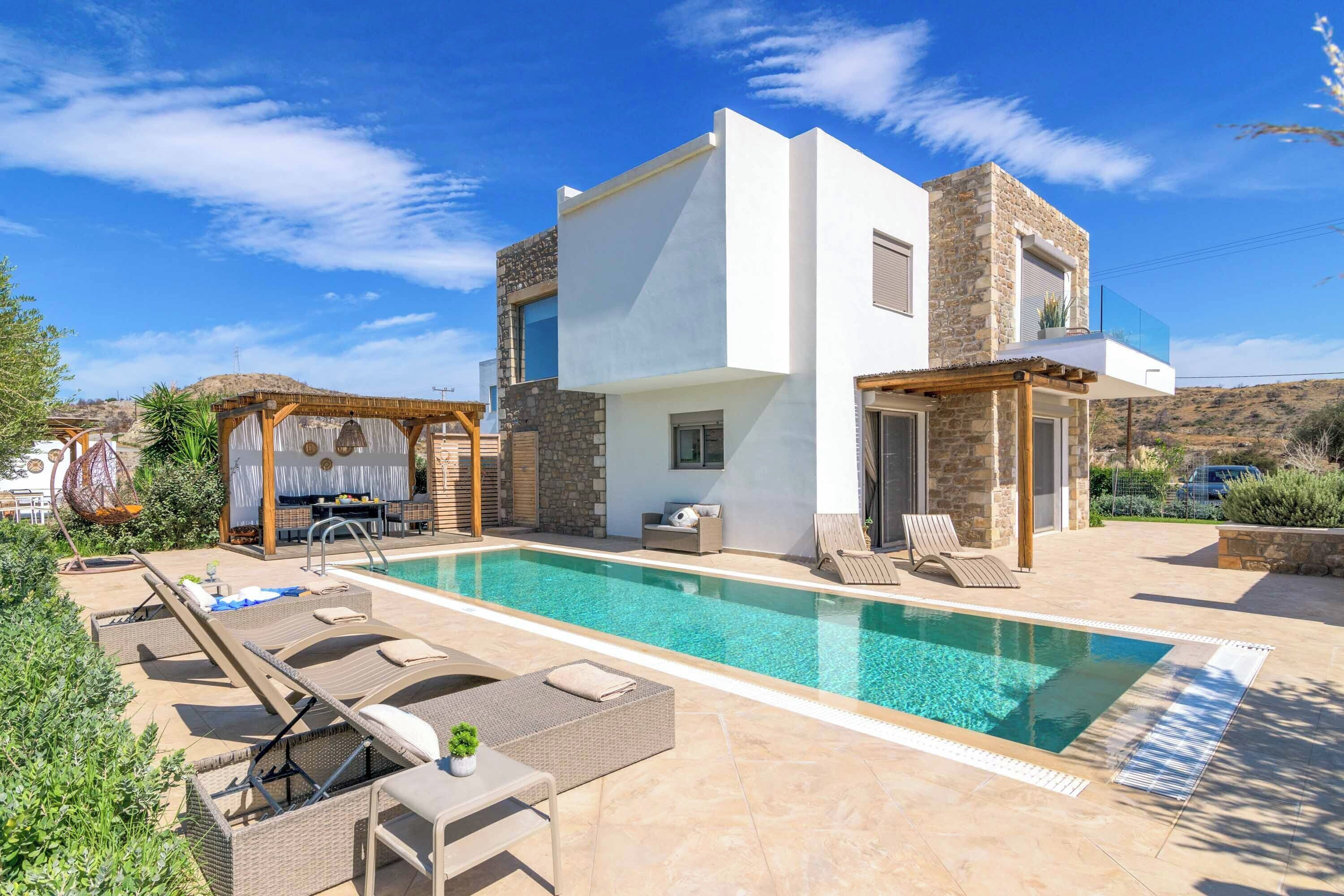 Villa (2 Bedrooms) | Front of property
