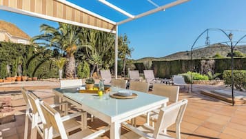 Villa (4 Bedrooms) | Bahagian luar