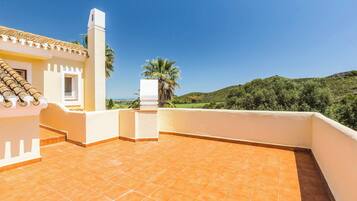 Villa (4 Bedrooms) | Bahagian luar