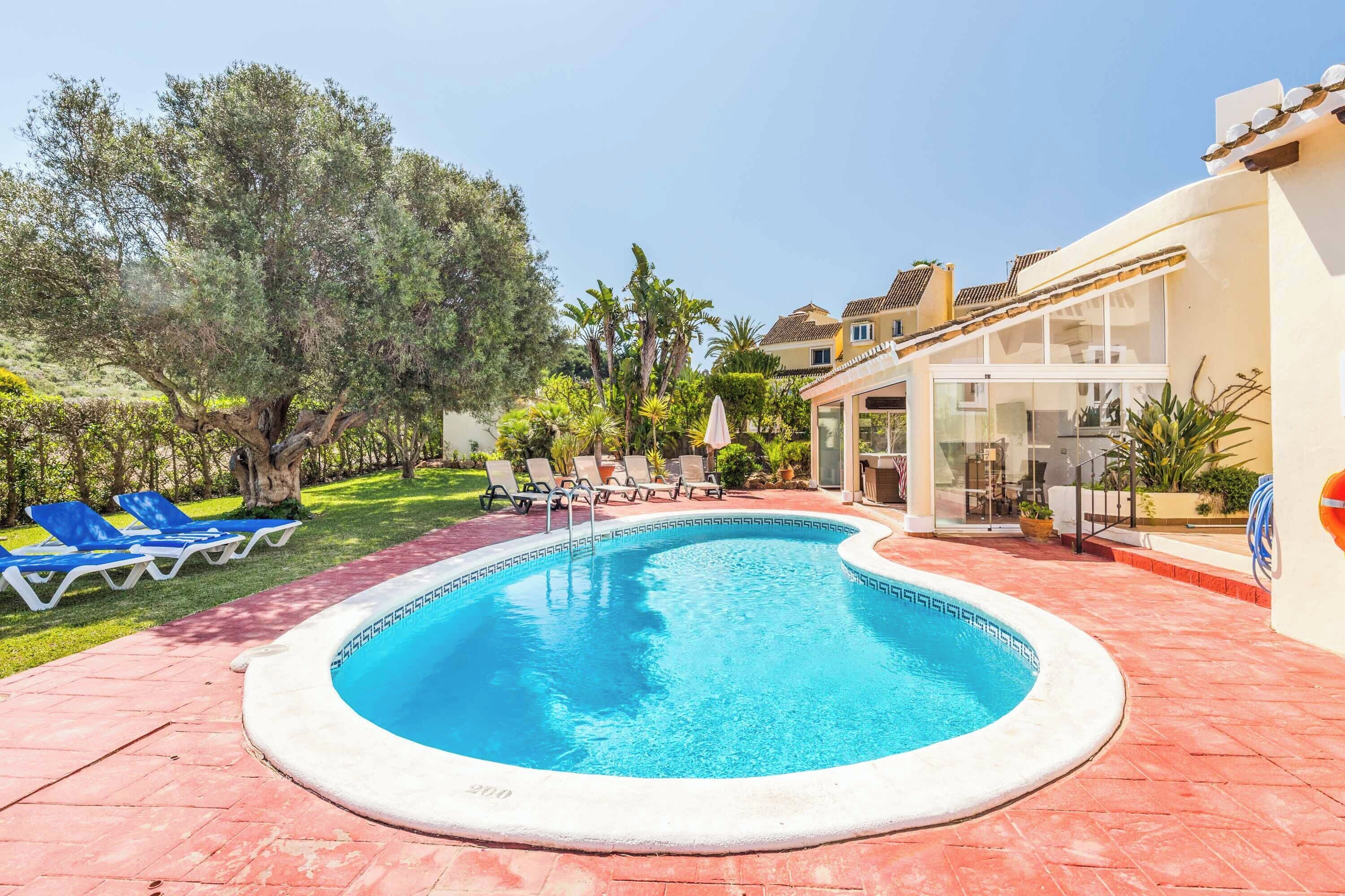 Villa (4 Bedrooms) | Exterior