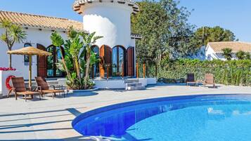 Villa (4 Bedrooms) | Bahagian luar