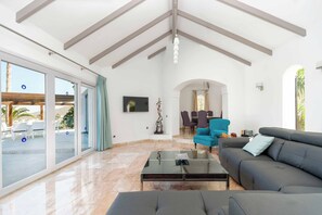 Villa (4 Bedrooms) | Interieur