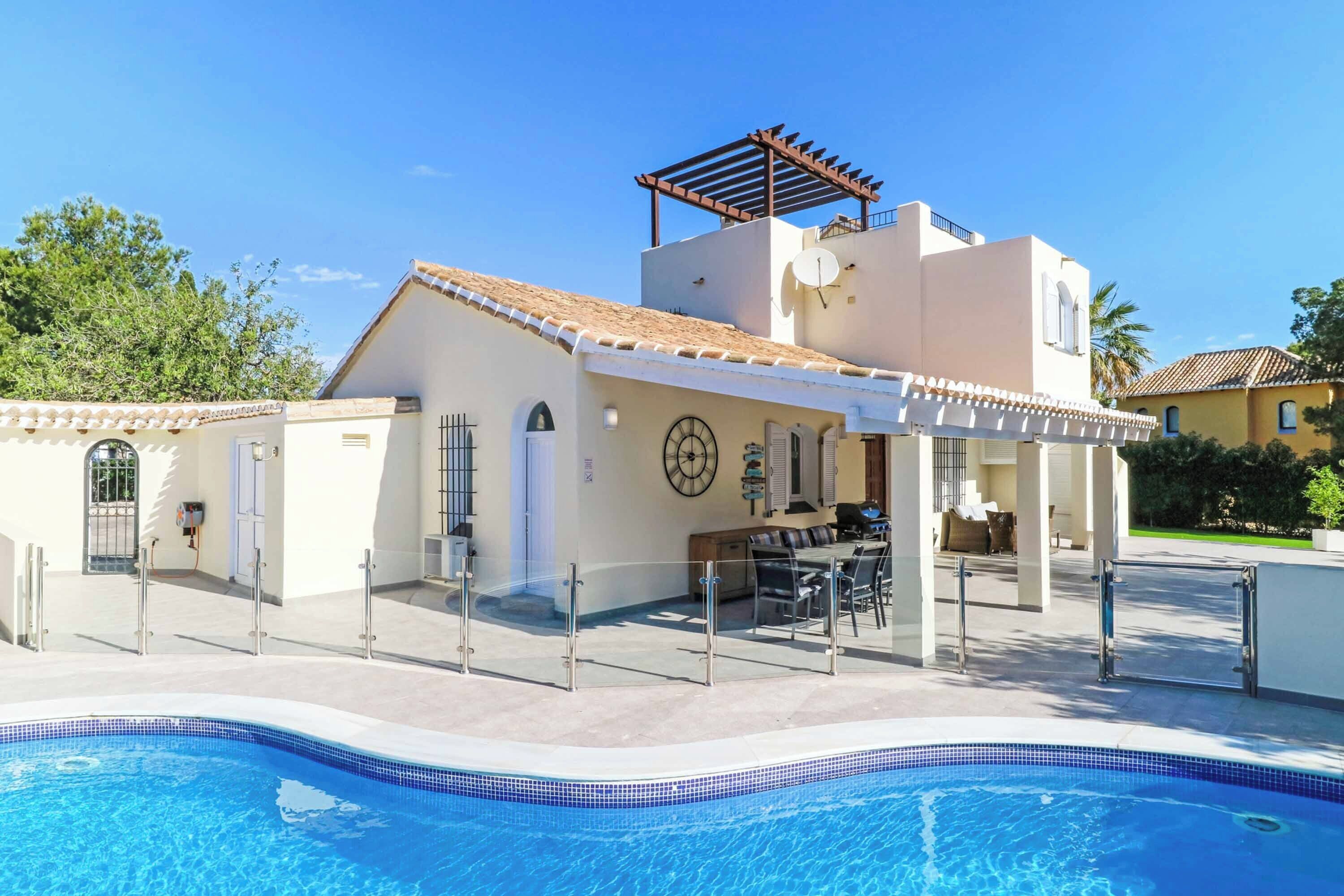 Villa (4 Bedrooms) | Exterior