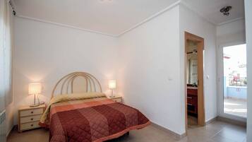 3 bedrooms, bed sheets