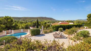 Villa (4 Bedrooms) | Exterior