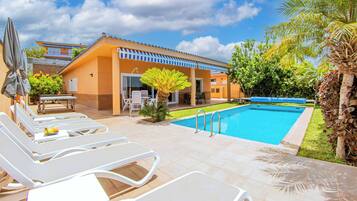 Villa (3 Bedrooms) | Exterior