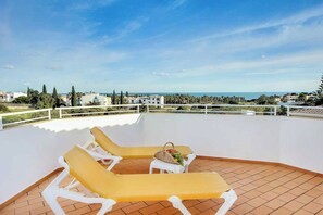 Villa (4 Bedrooms) | Exterior
