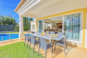 Villa (4 Bedrooms) | Exterior