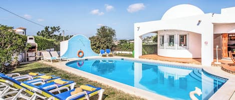 Villa (4 Bedrooms) | Exterior