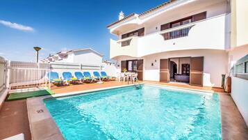 Villa (3 Bedrooms) | Vista frontal de la propiedad