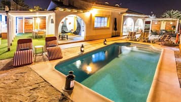 Villa (3 Bedrooms) | Front of property