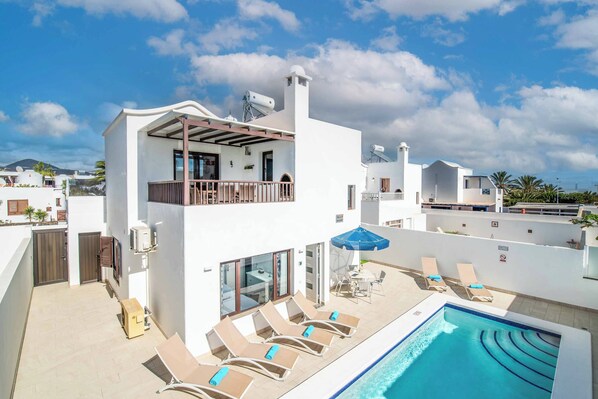 Outdoor pool - Villa Vivienne (Tías)