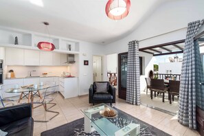 Living area - Villa Vivienne (Tías)