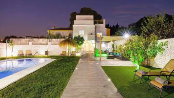 Villa (4 Bedrooms) | Exterior