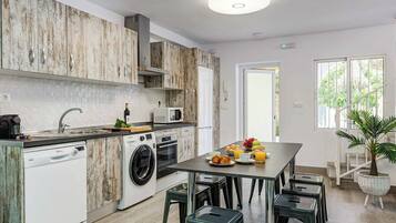 Villa (4 Bedrooms) | Interior