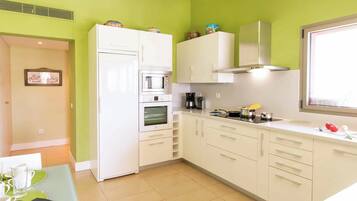 Vila (4 Bedrooms) | Interior