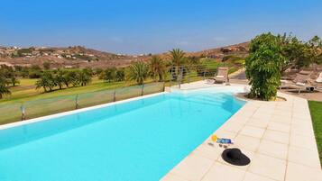 Villa (4 Bedrooms) | Exterior