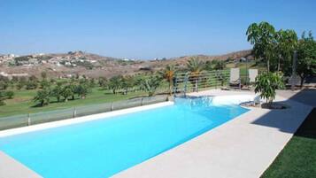 Villa (4 Bedrooms) | Exterior