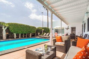 Villa (4 Bedrooms) | Exterieur